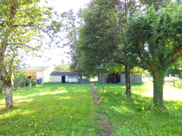 Belle maison à Arpajon sur Cère avec 6 chambres et jardin 