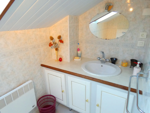 Belle maison à Arpajon sur Cère avec 6 chambres et jardin 