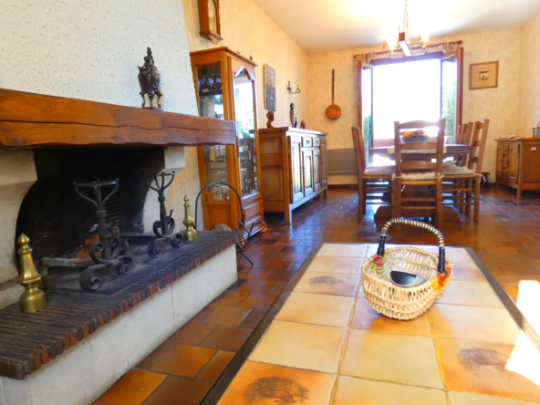 Belle maison à Arpajon sur Cère avec 6 chambres et jardin 