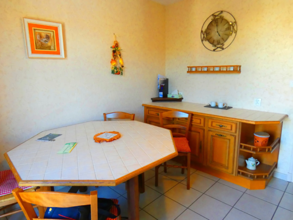 Belle maison à Arpajon sur Cère avec 6 chambres et jardin 