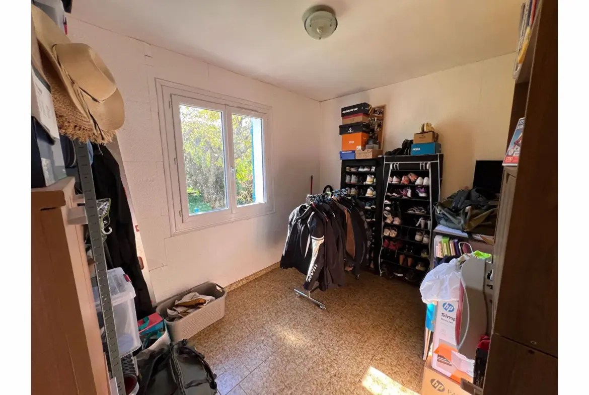 Villa traditionnelle à vendre à Tourves avec 2 garages 
