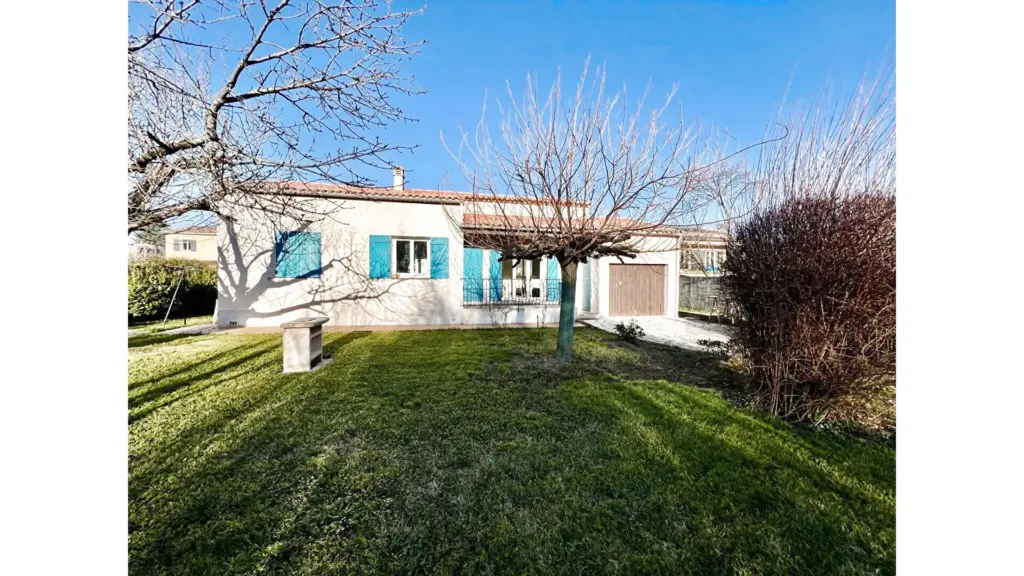 Villa traditionnelle à vendre à Tourves avec 2 garages