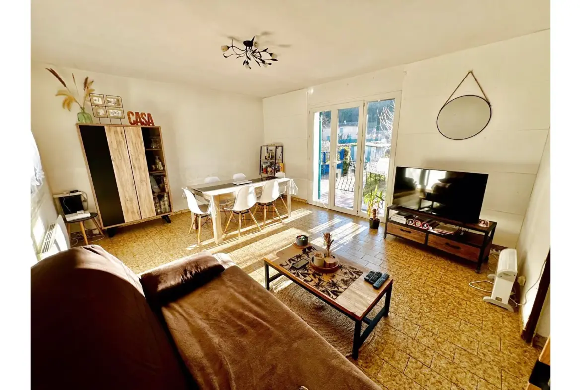 Villa traditionnelle à vendre à Tourves avec 2 garages 