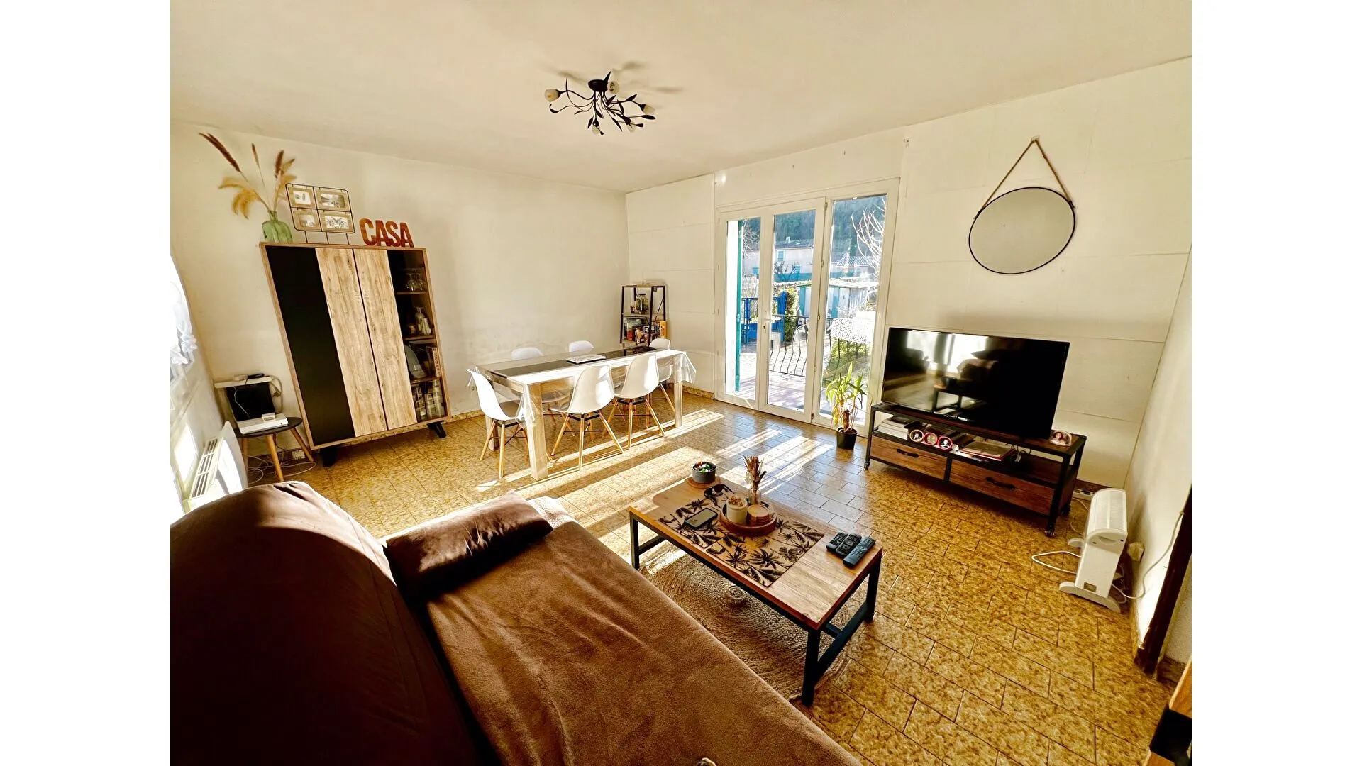 Villa traditionnelle à vendre à Tourves avec 2 garages 
