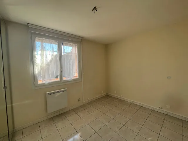 Bel appartement T2 bis lumineux avec terrasse à Nîmes 