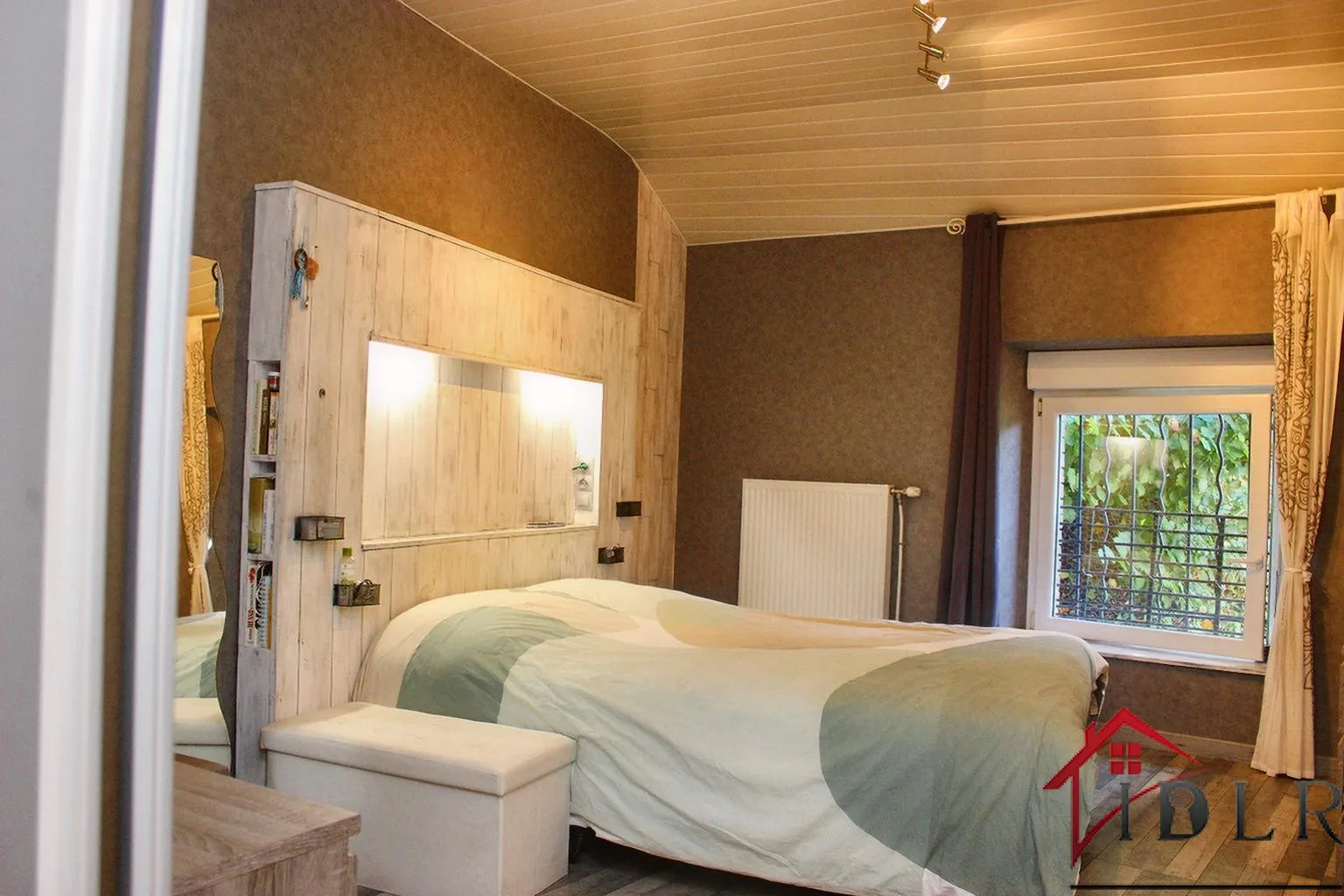 Maison entièrement rénovée à Laval-sur-Vologne à vendre 