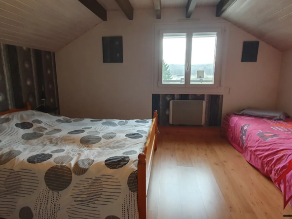 Maison individuelle avec 4 chambres et piscine à Novillars 