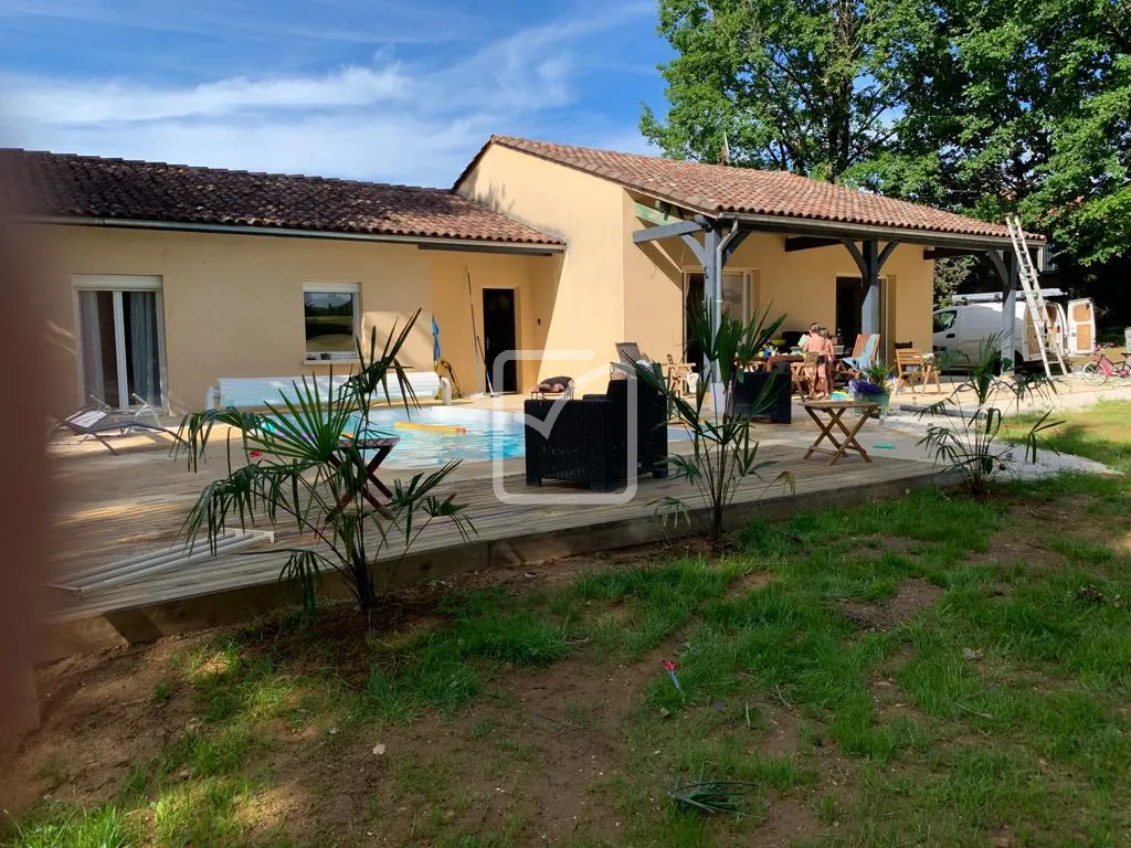 Maison avec piscine à vendre à Saint Genies (24590) 