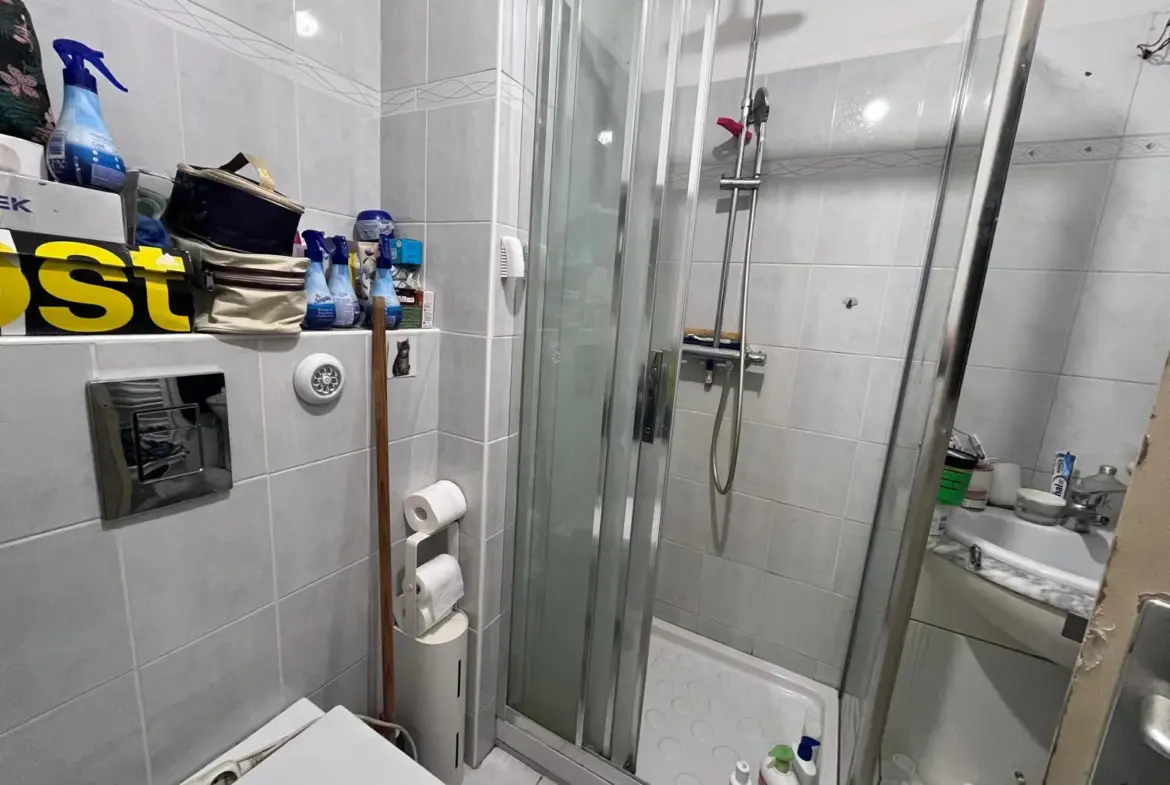 Appartement T2 à vendre à Marignane avec terrasse et parking 