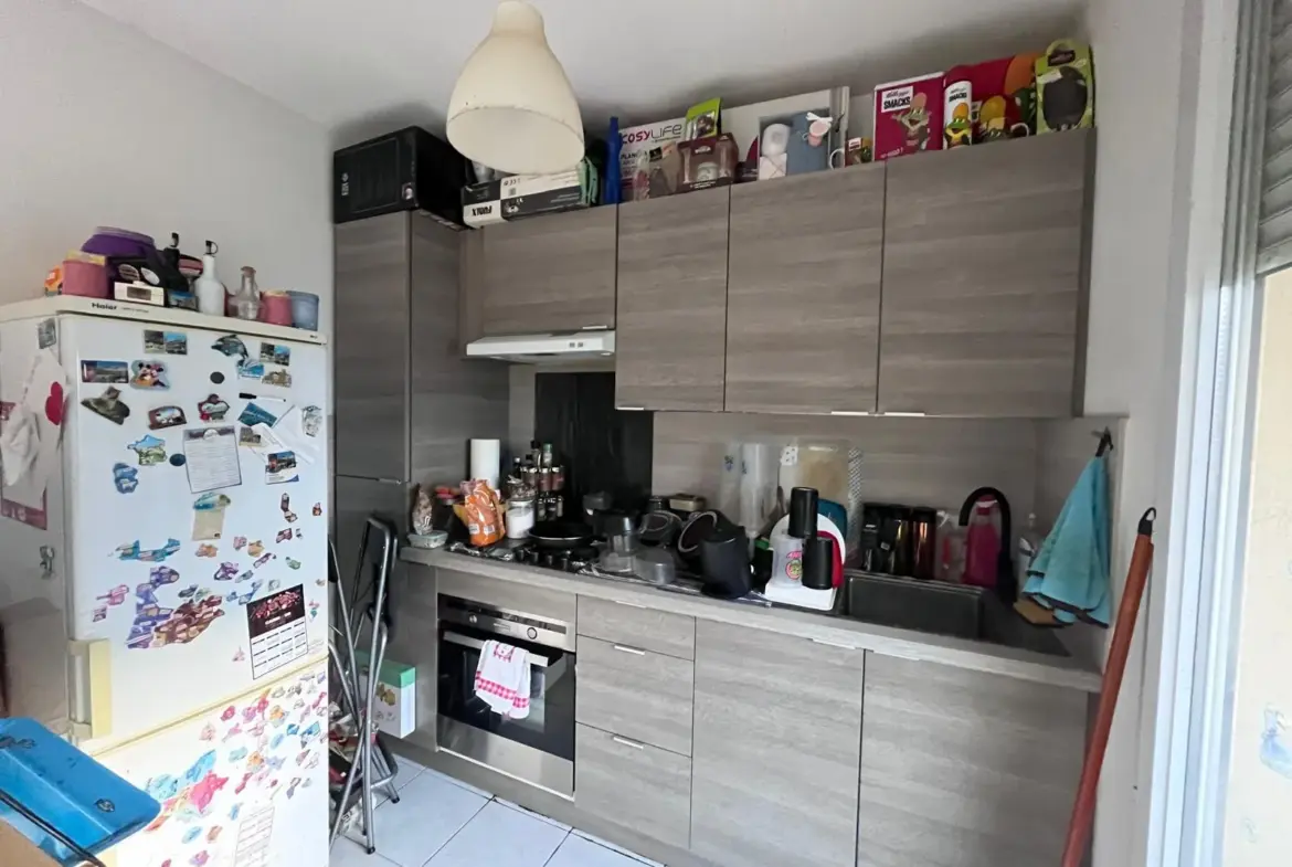Appartement T2 à vendre à Marignane avec terrasse et parking 