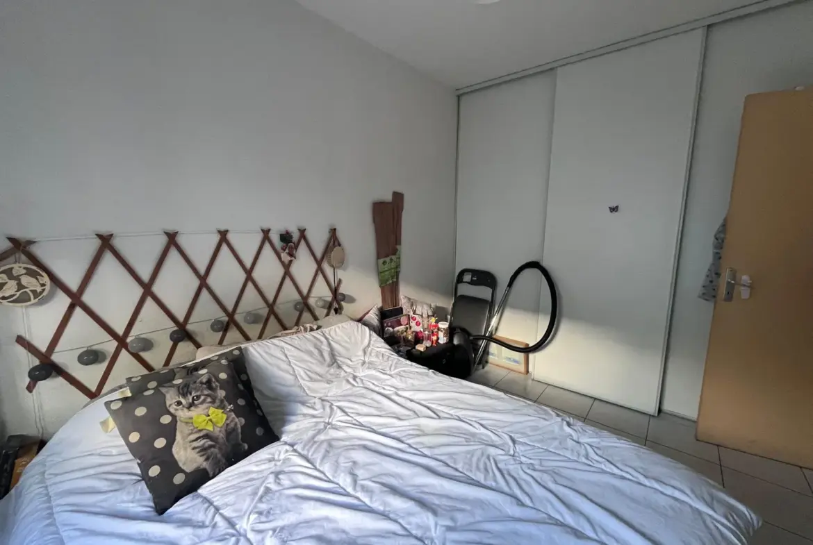 Appartement T2 à vendre à Marignane avec terrasse et parking 