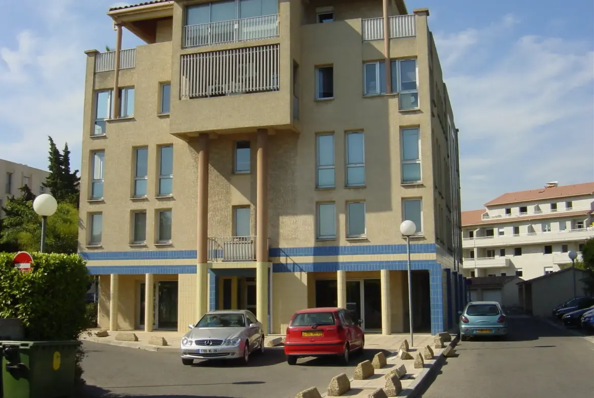 Appartement T2 à vendre à Marignane avec terrasse et parking 