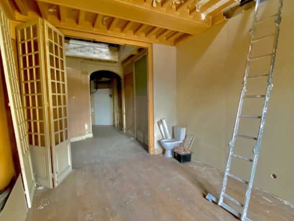 Duplex à rénover de 121 m² à Annonay avec espace extérieur 