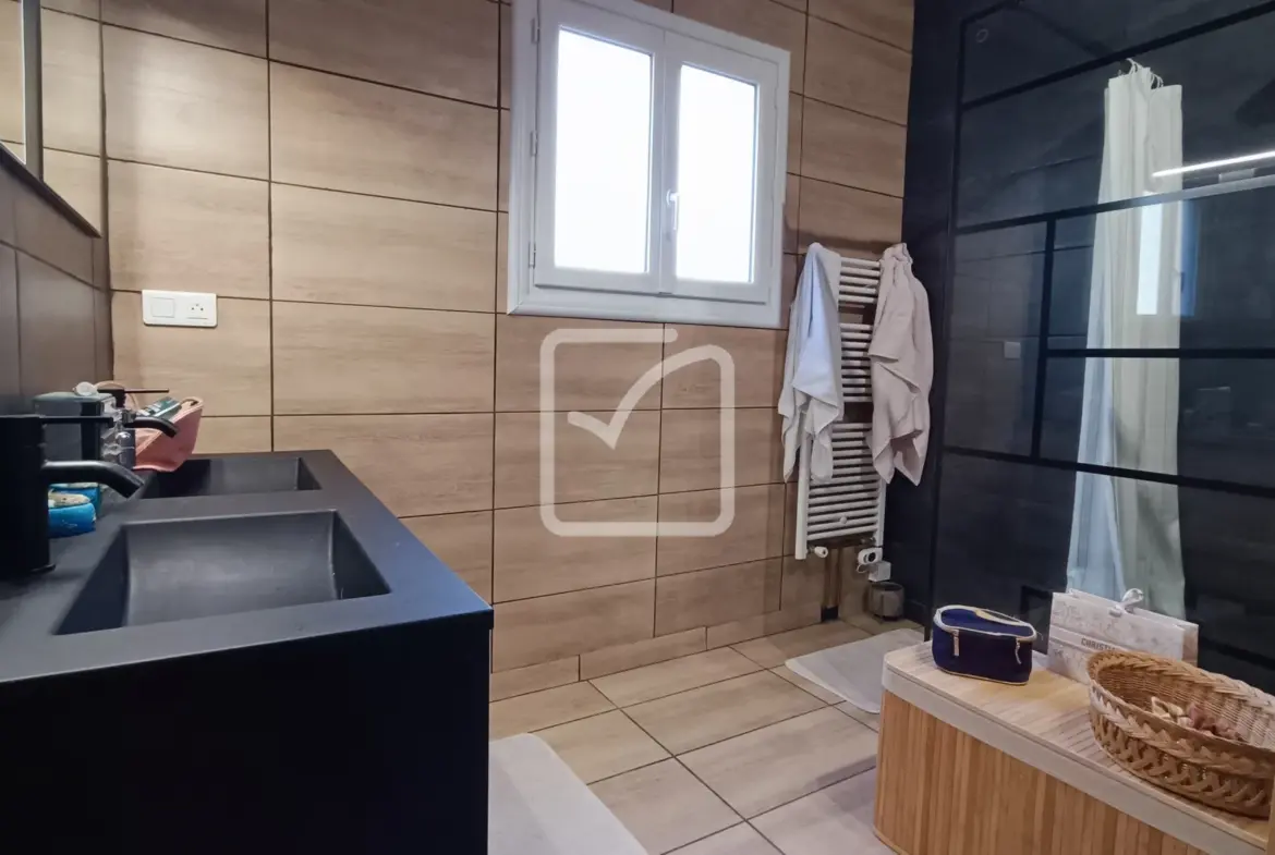 Maison spacieuse avec 3 chambres à vendre à Coulounieix Chamiers 