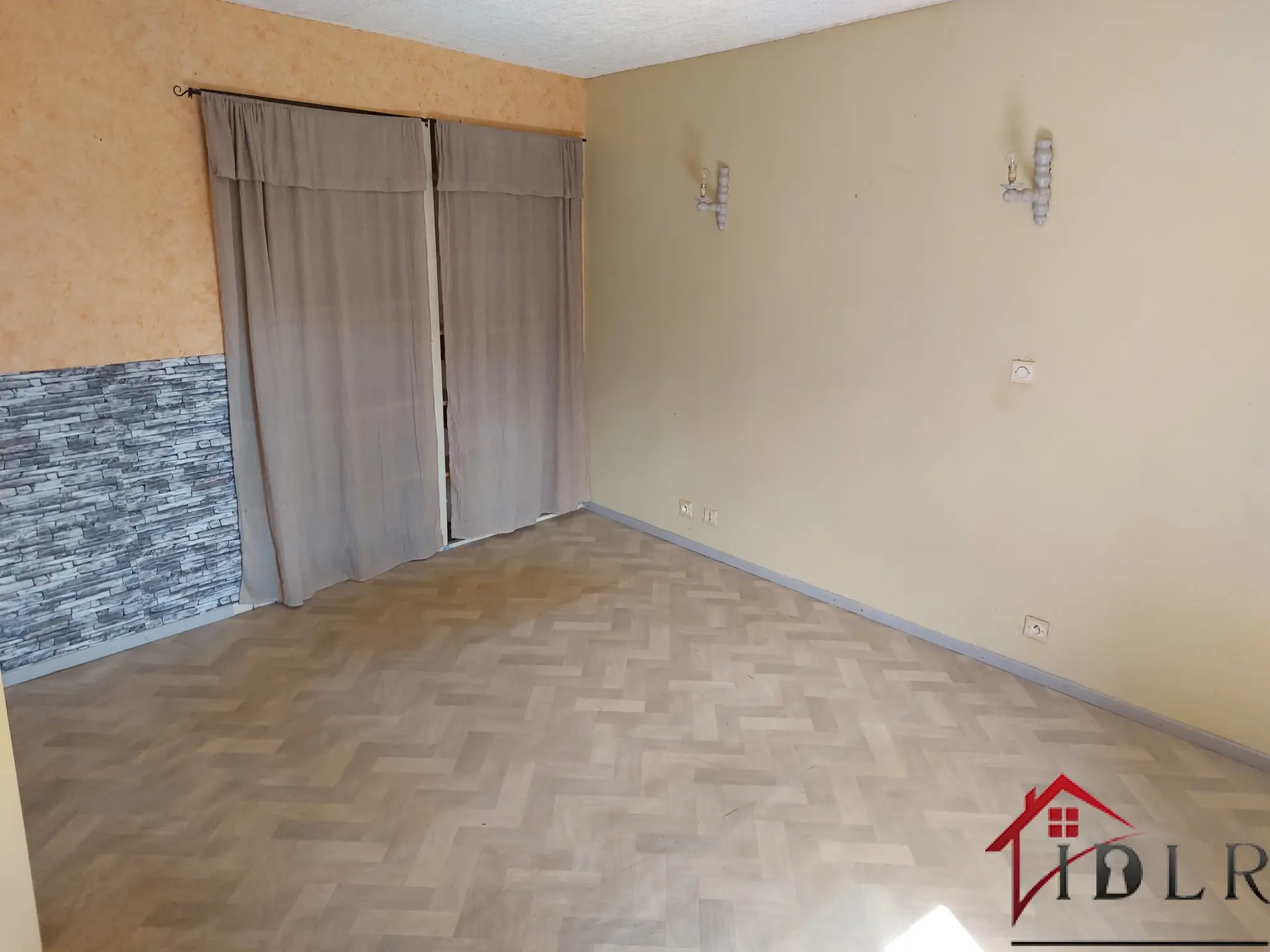 À vendre : Immeuble avec 2 appartements à Montreuil sur Blaise 
