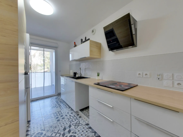 Élégant appartement 3 pièces avec balcon à Saint-Egrève 