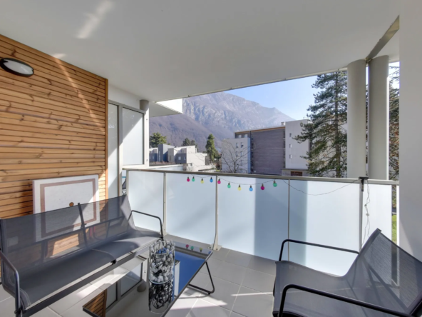 Élégant appartement 3 pièces avec balcon à Saint-Egrève 