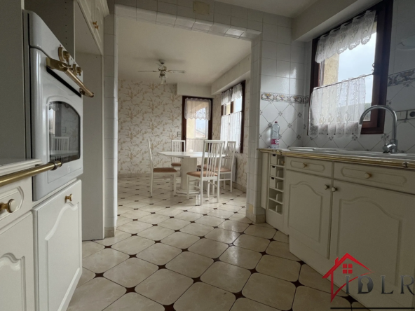 Charmant pavillon à vendre à Bourbonne-les-Bains - 230 m² sur 1716 m² 