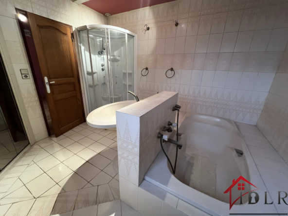 Charmant pavillon à vendre à Bourbonne-les-Bains - 230 m² sur 1716 m² 