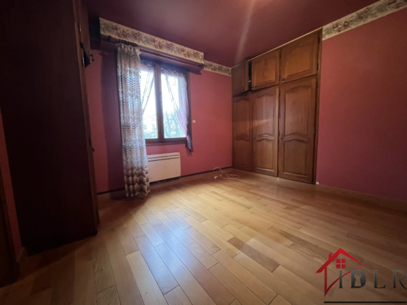 Charmant pavillon à vendre à Bourbonne-les-Bains - 230 m² sur 1716 m² 