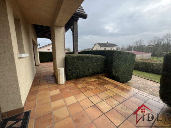 Charmant pavillon à vendre à Bourbonne-les-Bains - 230 m² sur 1716 m² 