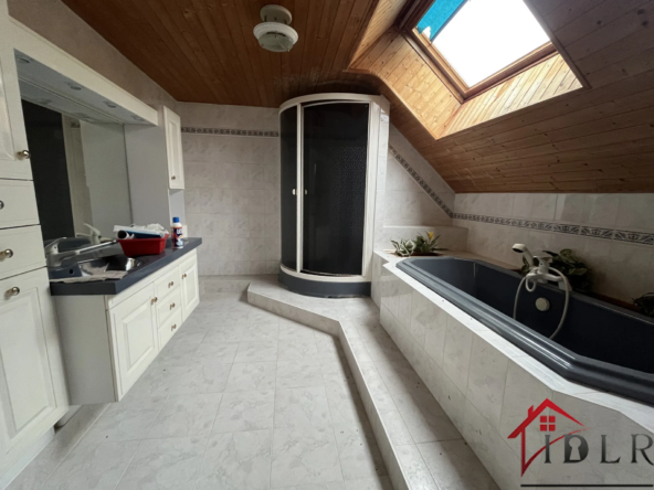 Charmant pavillon à vendre à Bourbonne-les-Bains - 230 m² sur 1716 m² 