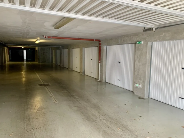 Appartement à vendre à Orange avec terrasse et garage 