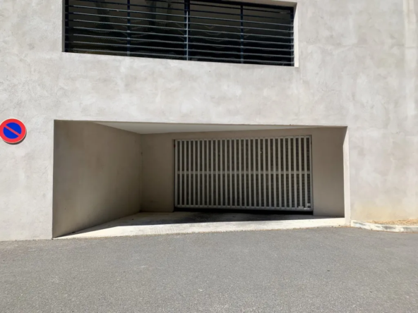 Appartement à vendre à Orange avec terrasse et garage 