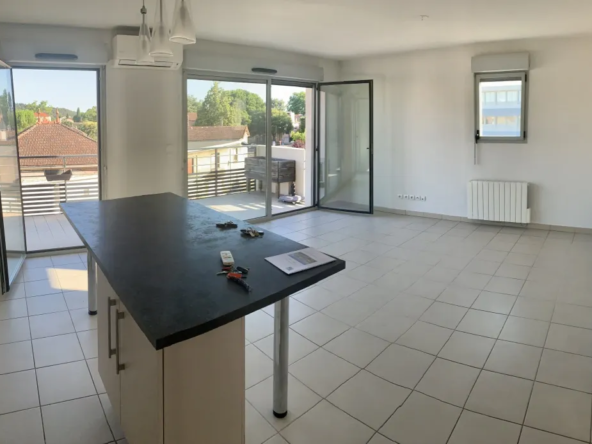 Appartement à vendre à Orange avec terrasse et garage 