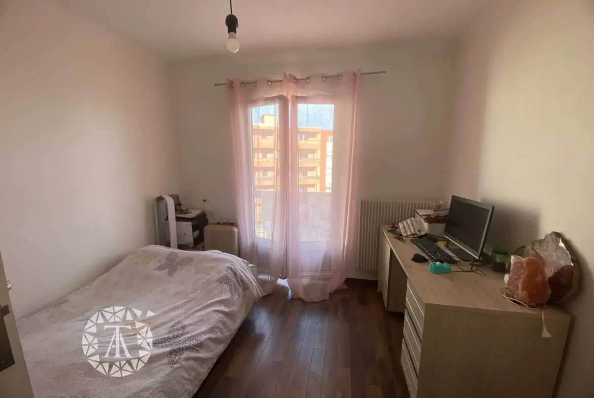 Appartement 4 pièces à vendre à Perpignan avec terrasse et parking 
