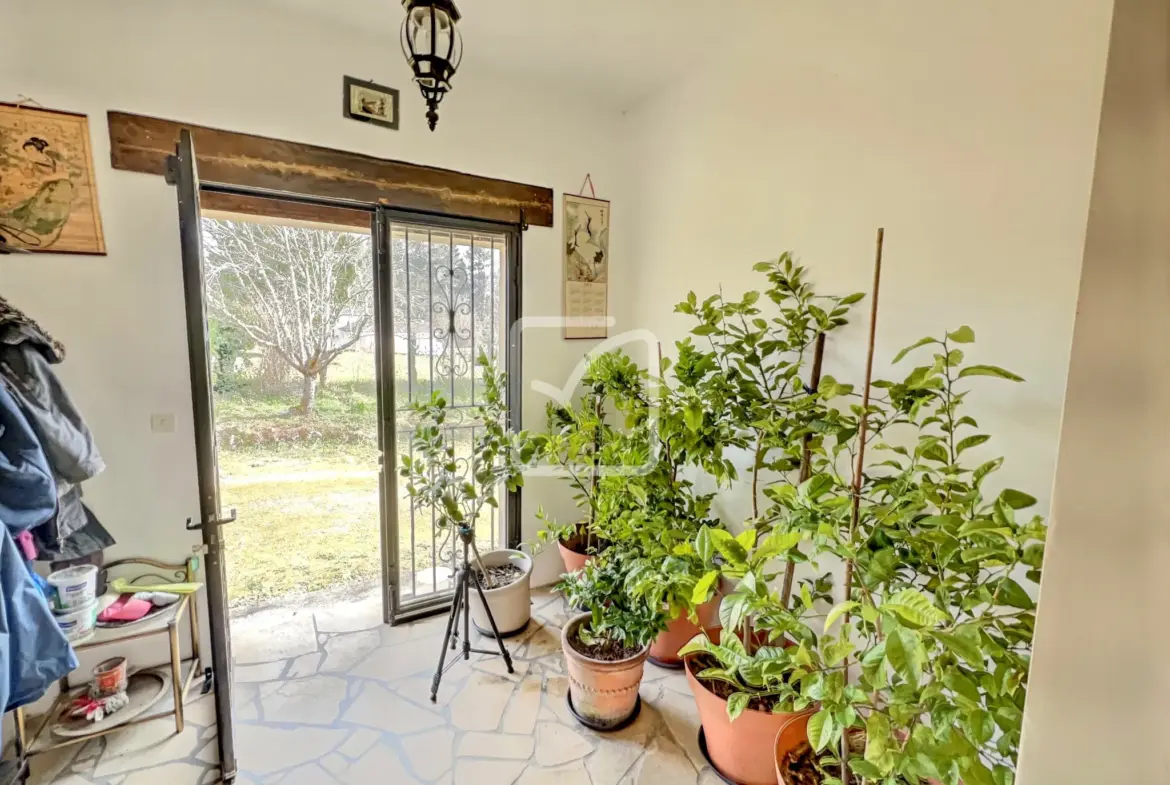 Maison de 140 m² avec grand garage à Saint Martial de Nabirat 