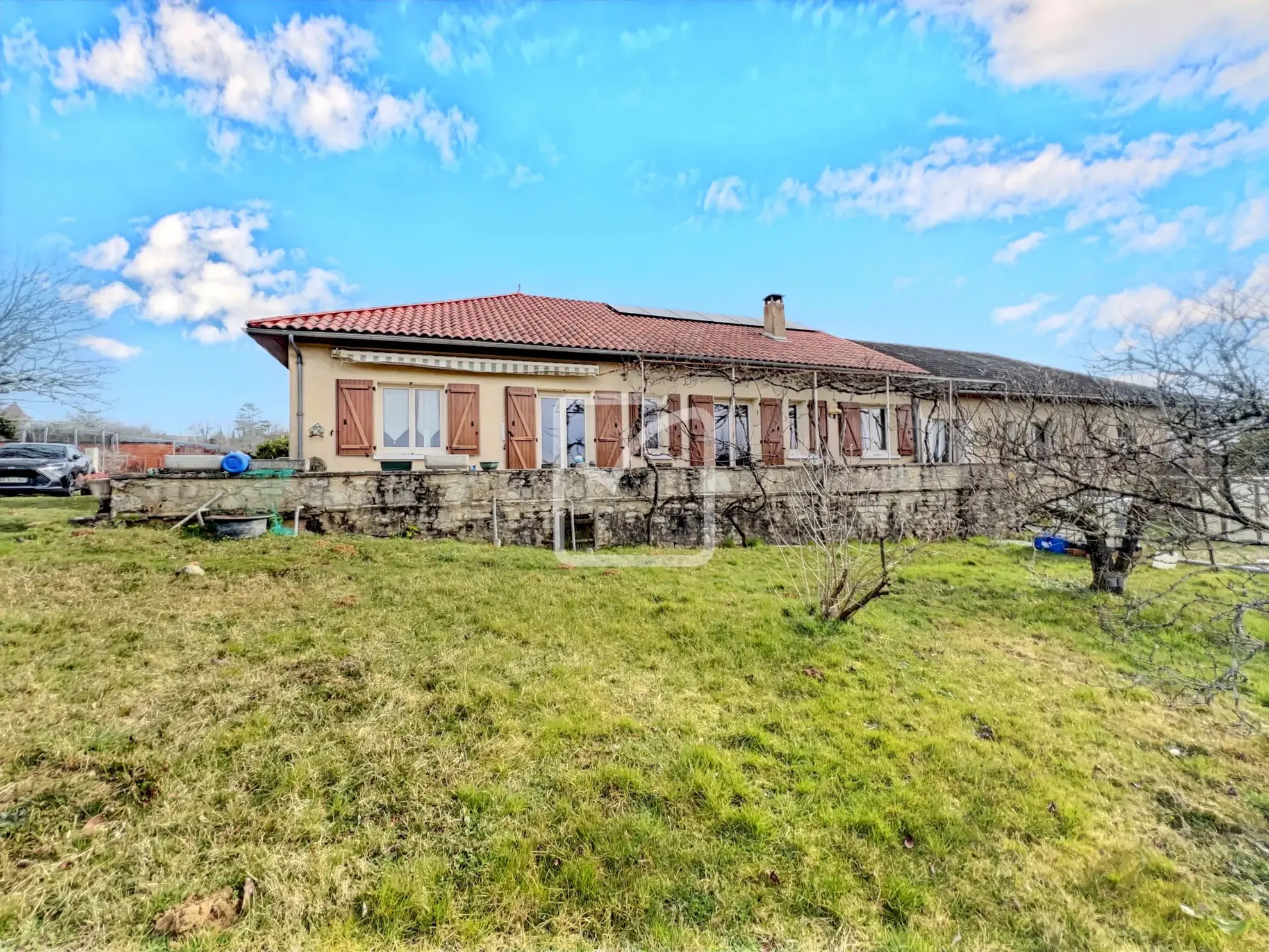 Maison de 140 m² avec grand garage à Saint Martial de Nabirat 