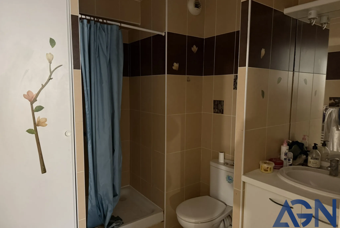 À vendre : Appartement 2 pièces 30,30 m² avec terrasse et garage à Montpellier 