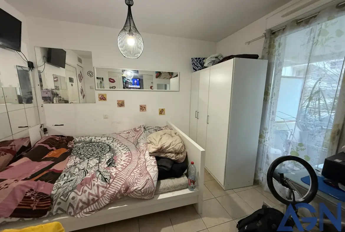 À vendre : Appartement 2 pièces 30,30 m² avec terrasse et garage à Montpellier 
