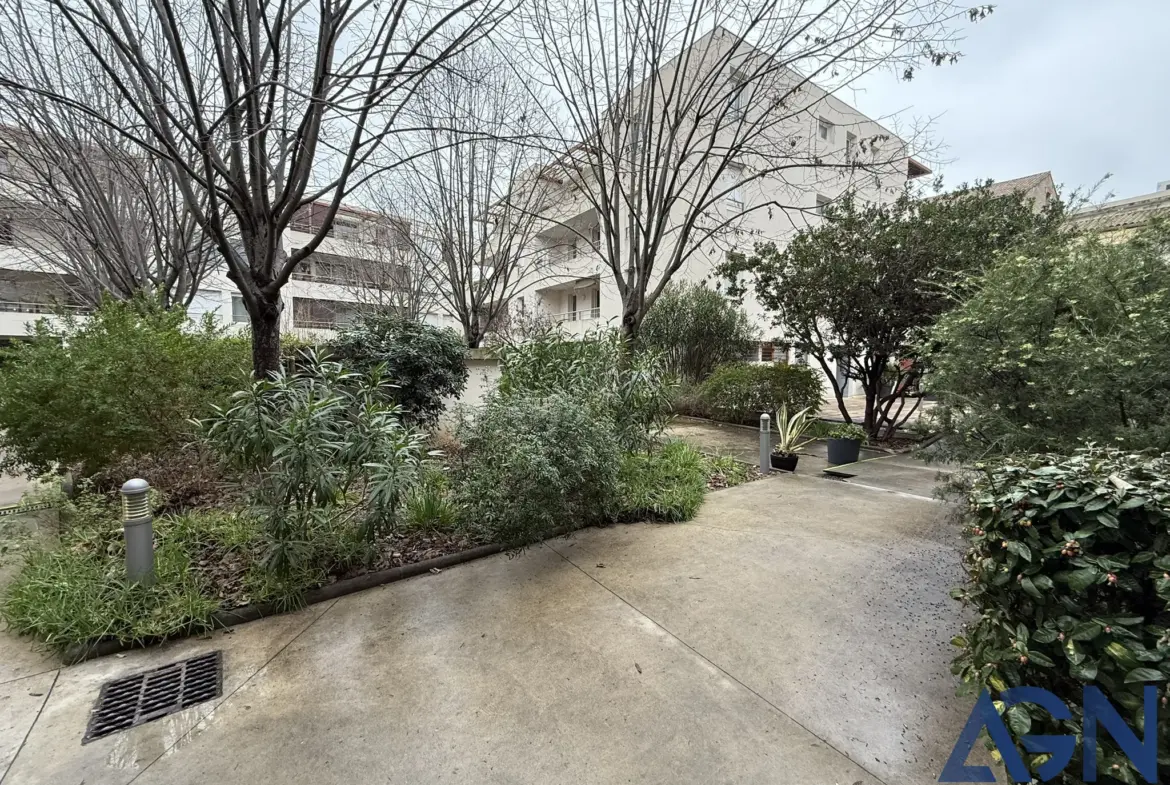 À vendre : Appartement 2 pièces 30,30 m² avec terrasse et garage à Montpellier 