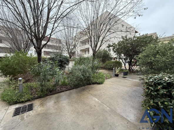 À vendre : Appartement 2 pièces 30,30 m² avec terrasse et garage à Montpellier 