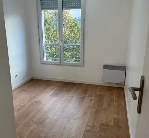 Appartement de 4 pièces avec balcon à Cergy le Haut - 238 000 € 
