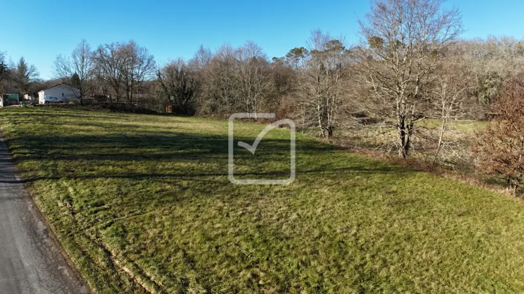 A vendre : terrain à bâtir de 3225 m² à Nabirat, 1500 m² constructibles