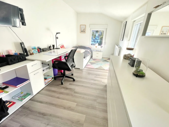 Maison familiale 148 m2 avec jardin à Roubaix, 6 chambres 