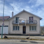 Maison Familiale à Latronquière avec 5 Chambres