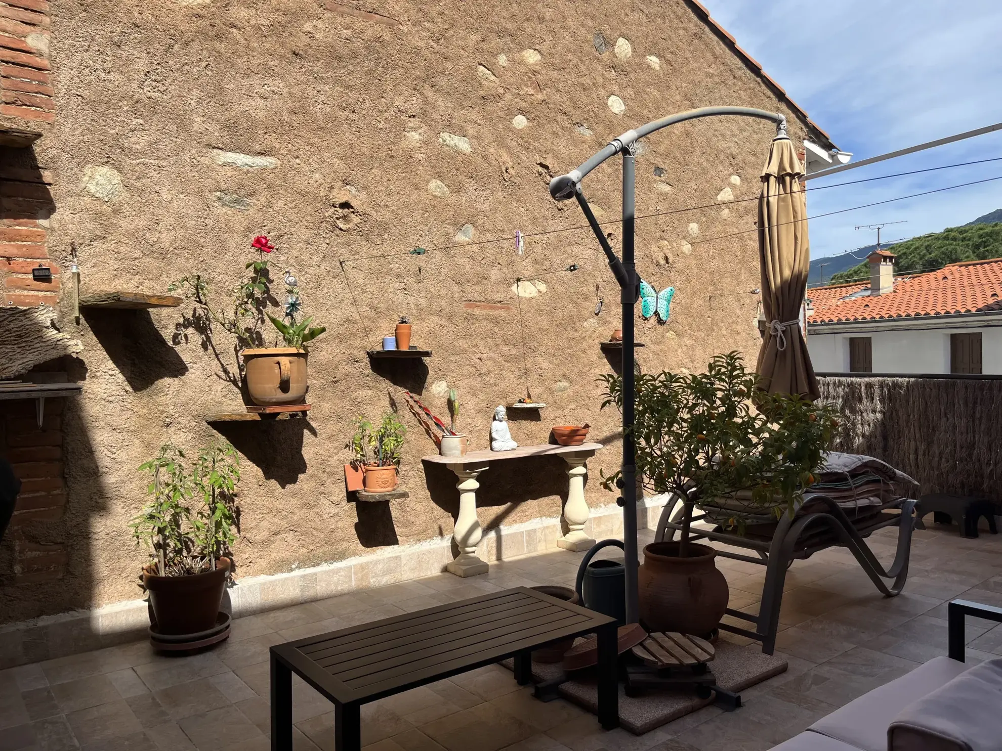 Bel appartement lumineux avec terrasse, cave et garage à Le Boulou 