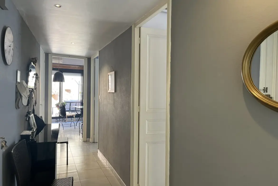 Bel appartement lumineux avec terrasse, cave et garage à Le Boulou 