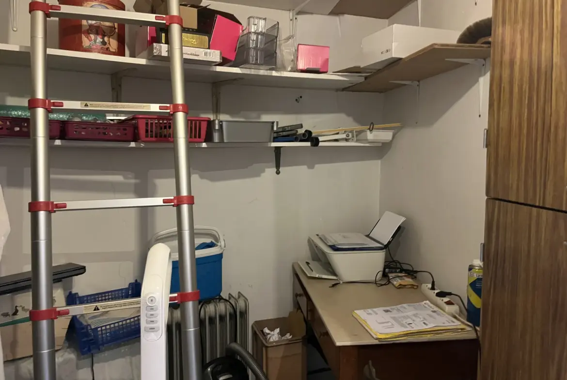 Bel appartement lumineux avec terrasse, cave et garage à Le Boulou 
