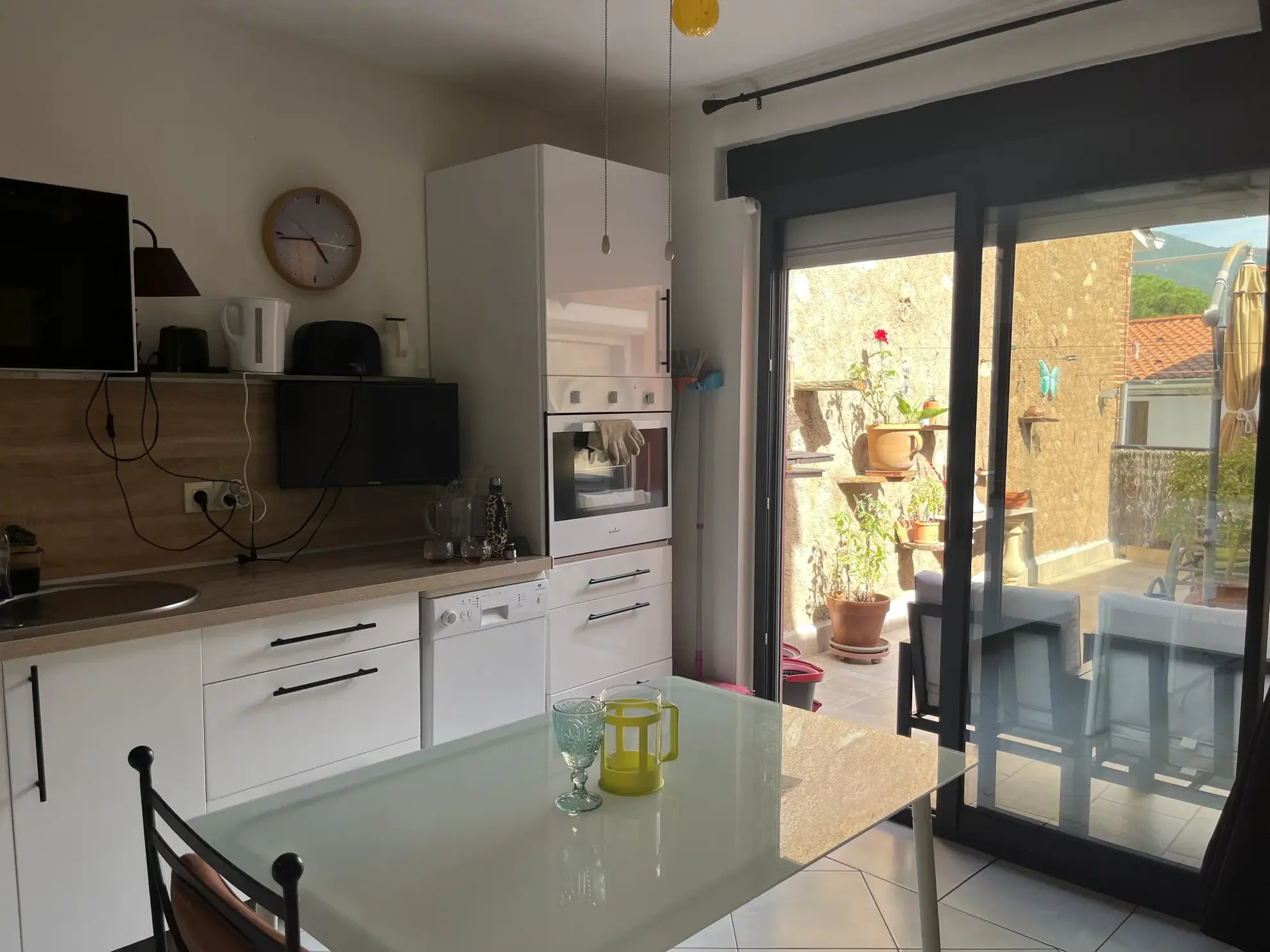 Bel appartement lumineux avec terrasse, cave et garage à Le Boulou 