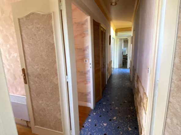 Maison T5 à vendre à Monein-Centre avec jardin et vue Pyrénées 