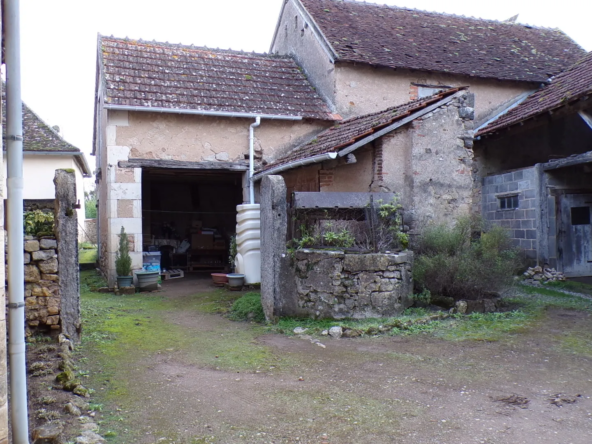 Maison avec deux appartements indépendants à Ainay-le-Château 