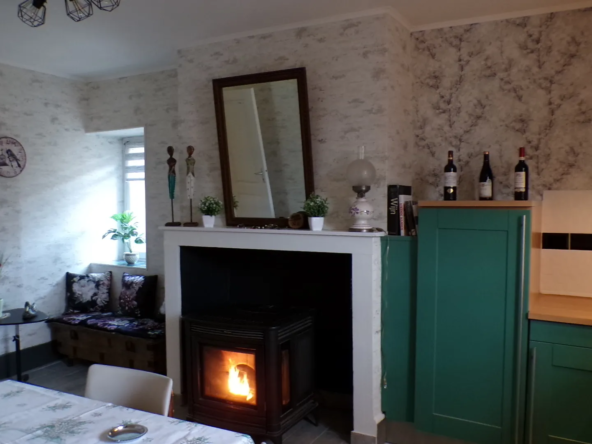 Maison avec deux appartements indépendants à Ainay-le-Château 