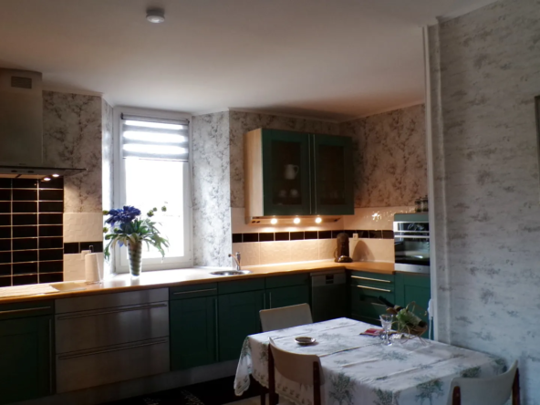 Maison avec deux appartements indépendants à Ainay-le-Château 