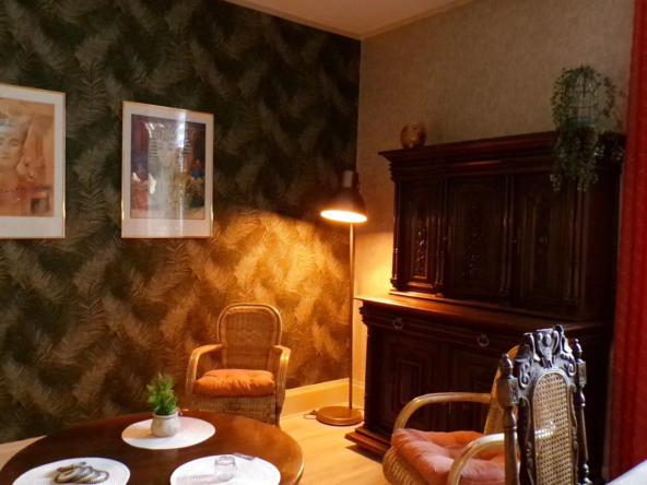 Maison avec deux appartements indépendants à Ainay-le-Château 