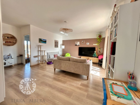Appartement T3 rénové avec loggia à Montescot 